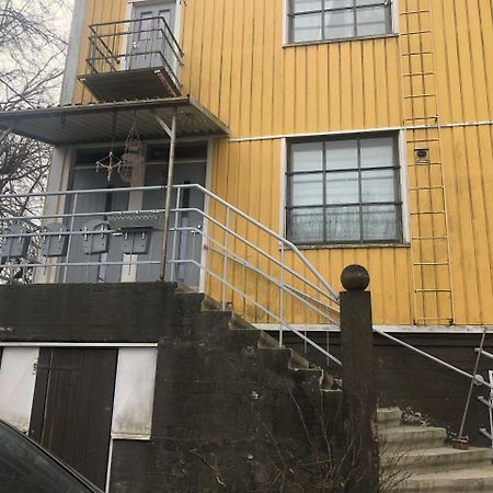 Апартаменты Puutaloasunto 1.8 Km Turun Aurajoelta Турку Экстерьер фото